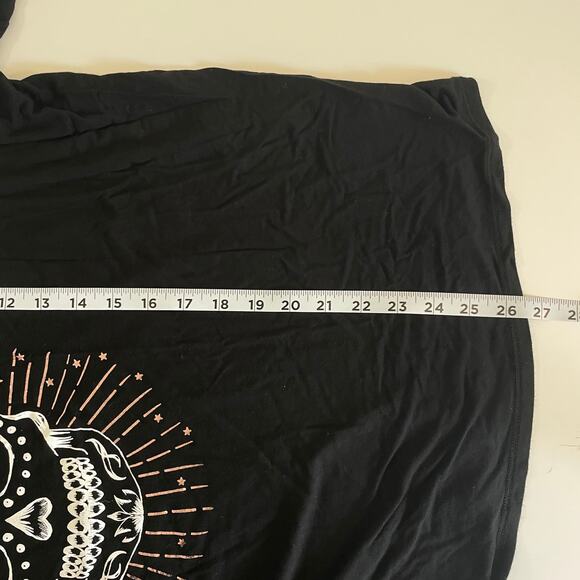 Torrid Black Sugar Dolman Skull Long Sleeve Tee Size 2 Women's - Picture 6 of 9